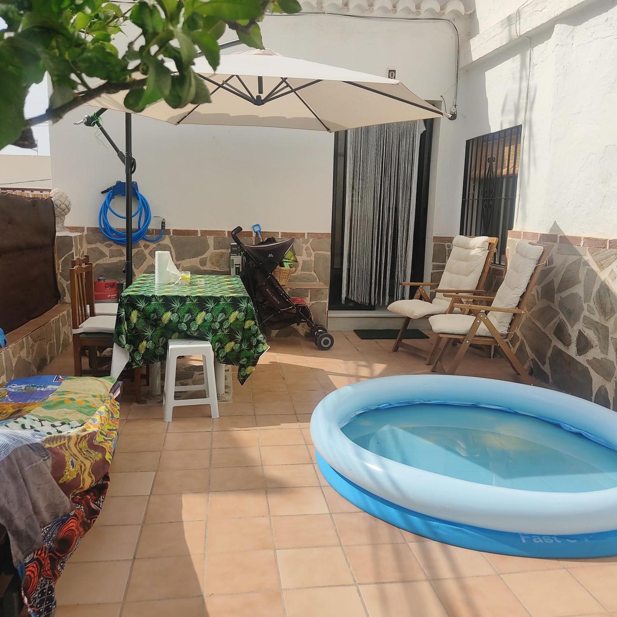 サロブレーニャ Acogedora Casa Familiar Con Patioヴィラ エクステリア 写真